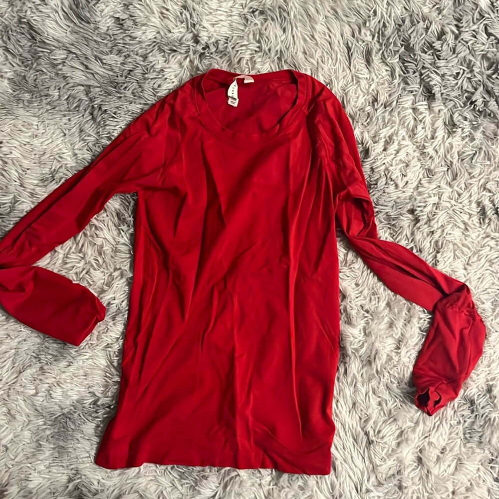 Red long sleeve swiftly tech